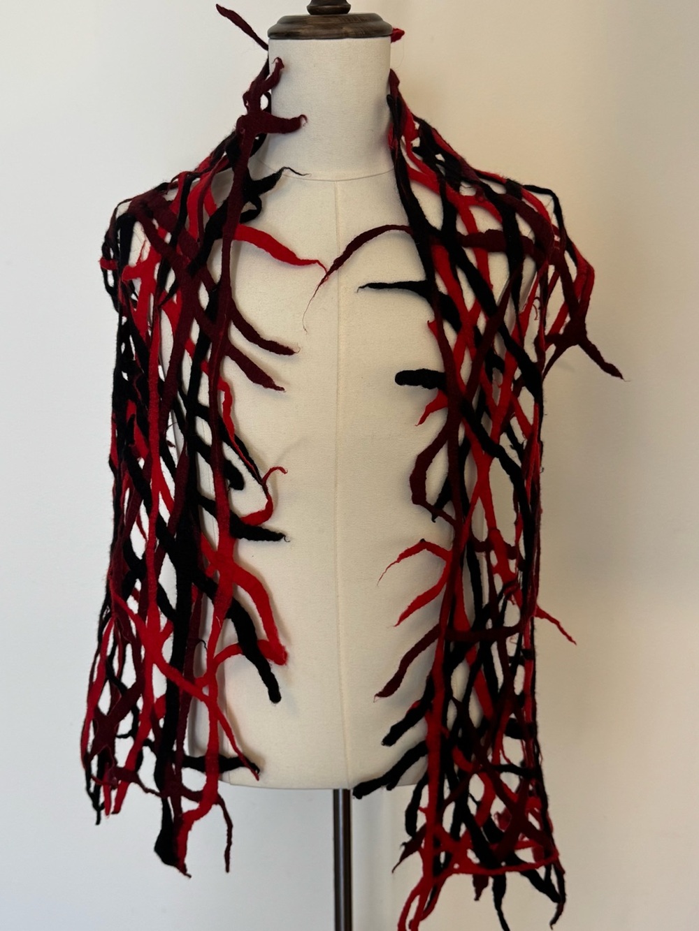 Avant Garde Red Black Felt Fringe Open Lattice Knit Scarf Shawl Wrap OS - Picture 4 of 6
